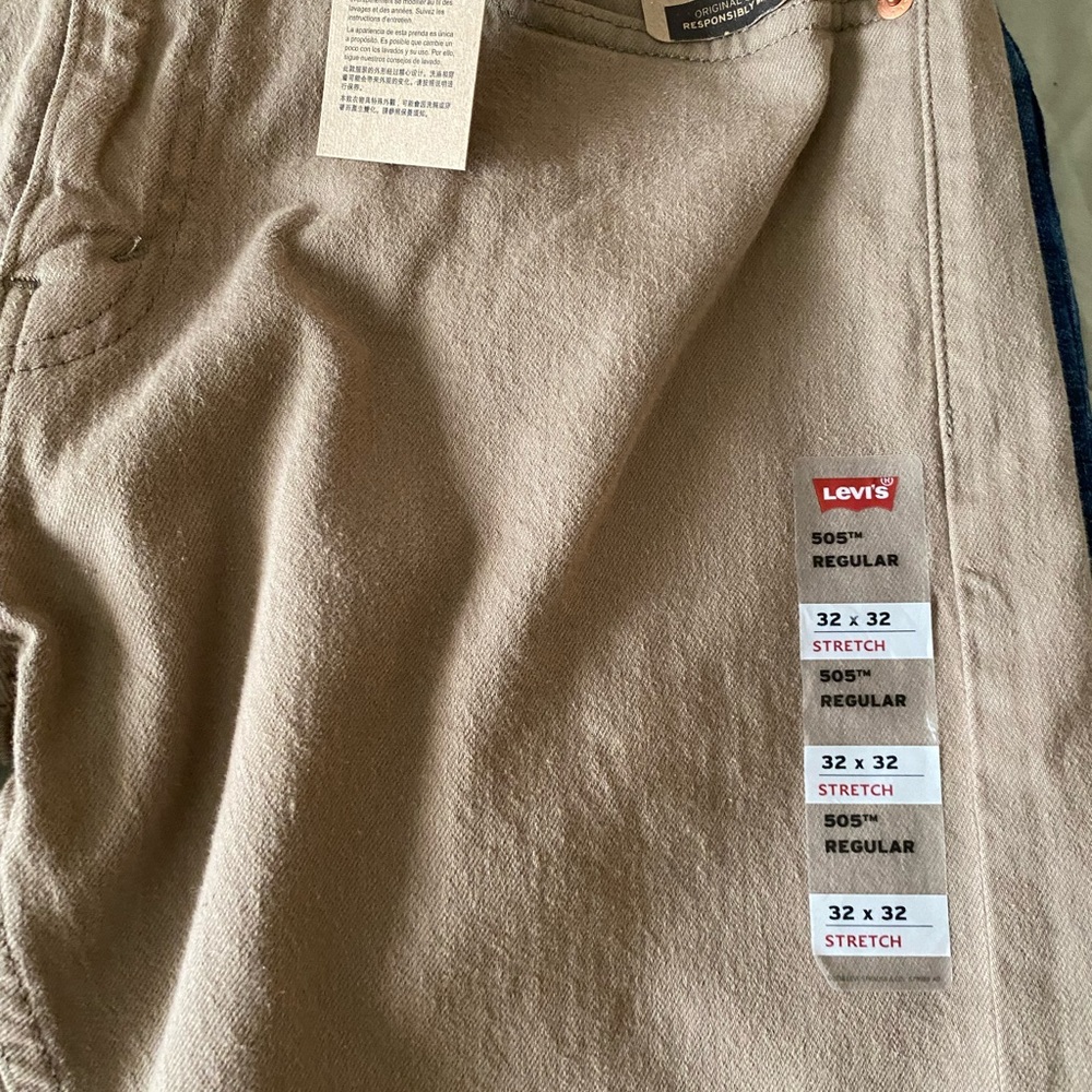 Levi’s tan 32 32 501